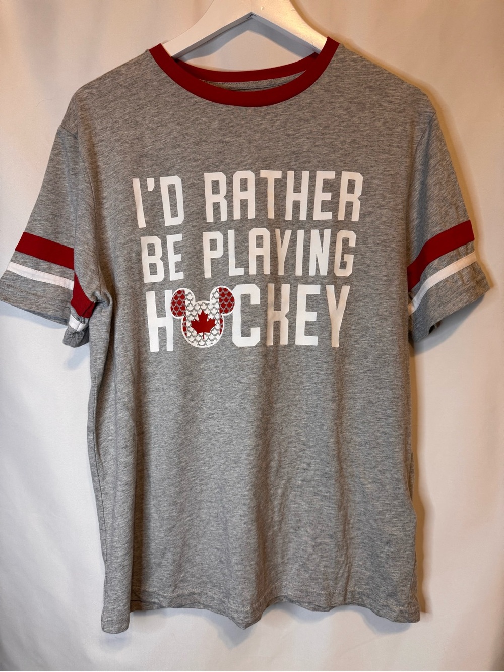 Disney men’s tee. Medium. Hockey. #88